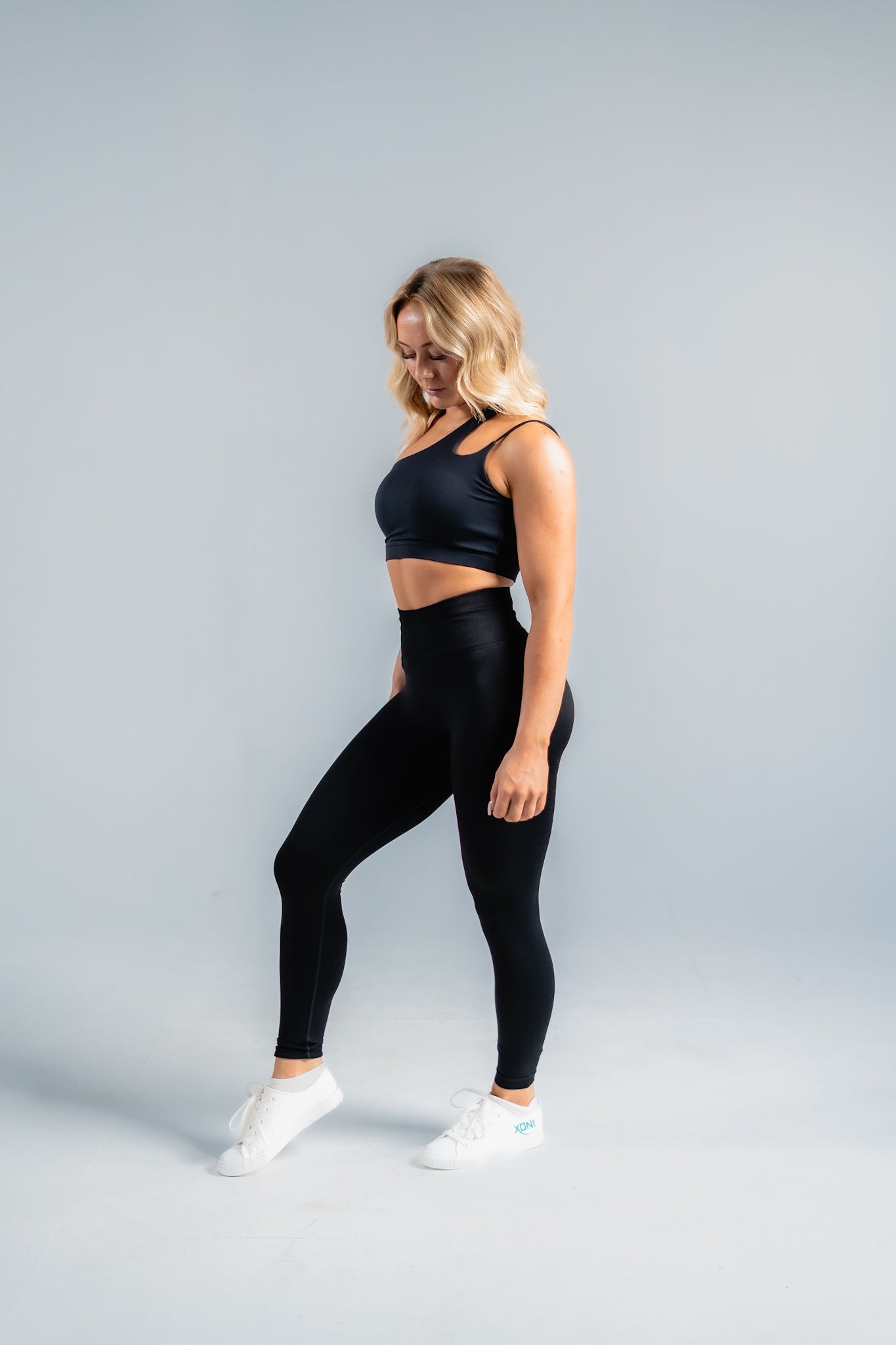 Discover Evolution Scrunch Leggings for Style & Performance – XONI Clothing